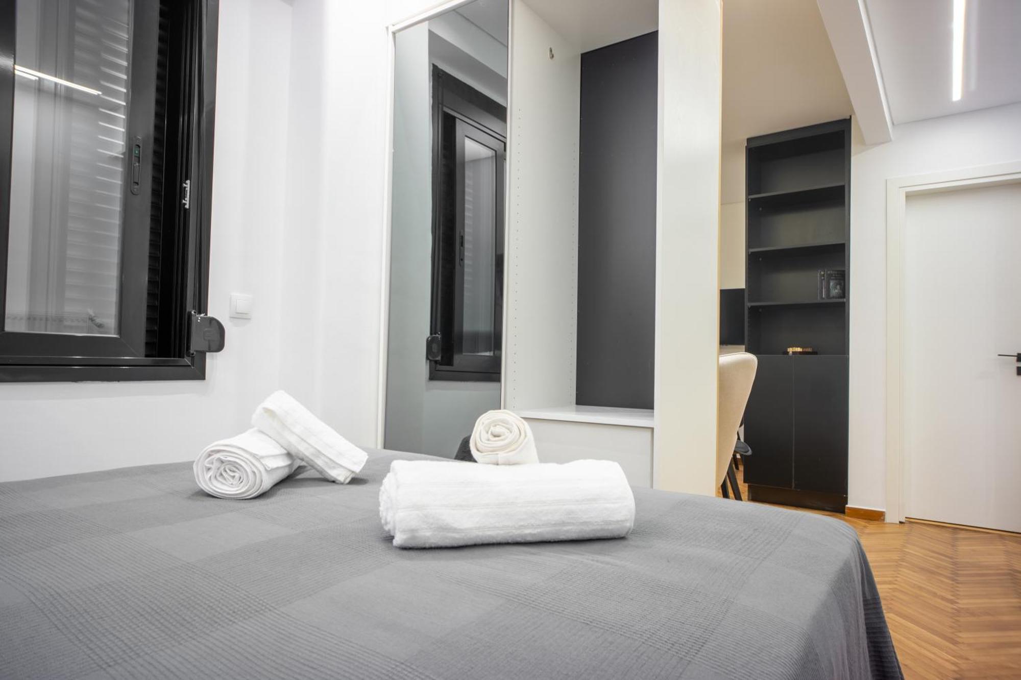 Explore Athens Kolonaki Base Экстерьер фото